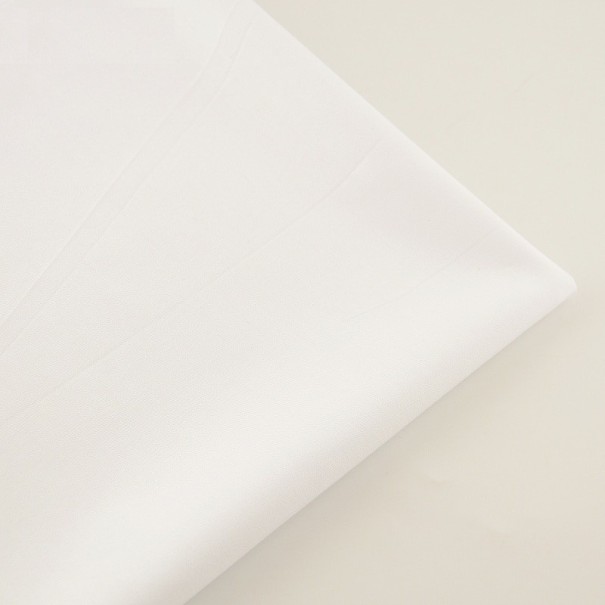 Bomullstyg för hemmasying av munskydd och andra produkter Vit färg utan mönster Fyrkantig bit 100 x 100 cm Material 100% bomull 1