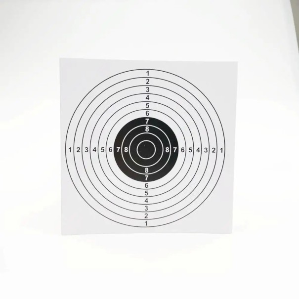 100 st skjutpapper 14 x 14 cm Rundt mål Koncentriska cirklar Poängsättning 1–8 Vitt papper med svart mitt 1