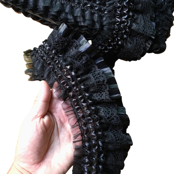 Vyšívaná šifonová stuha s volánkovým lemem 7 cm x 91 cm Dekoračná textilná páska na šitie zdobenie odevov svadobná a kreatívna tvorba čierna