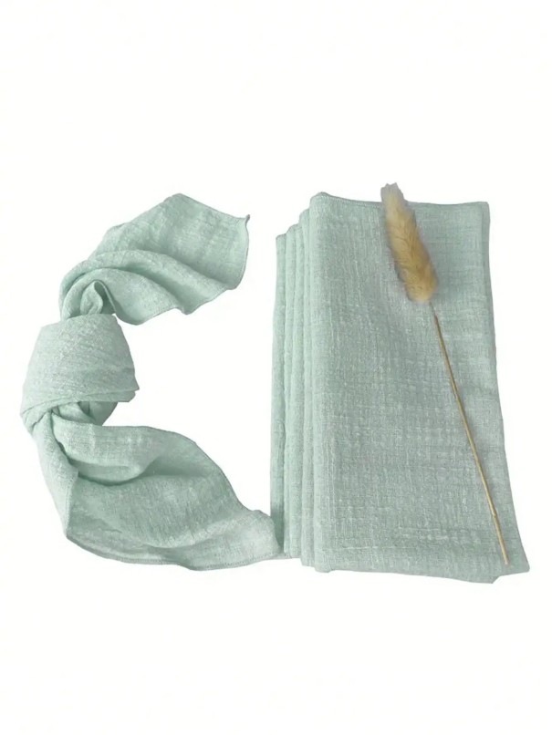 12 ks Dekorativní ubrousky na prostírání 40 x 40 cm 100% polyester Jednobarevné látkové ubrousky na stůl světle zelená