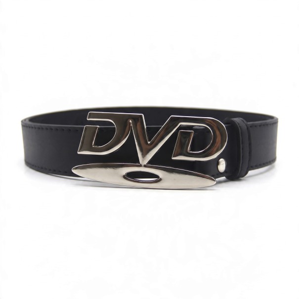 Bälte med dekorativ spänne DVD Längd 105 cm Bredd 2,8 cm Konstläder polyuretan Aluminiumspänne Svart med silverfärgad spänne Till jeans och byxor 1