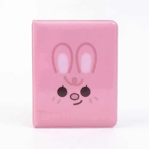 Mini fotoalbum s kresleným zvířátkem Na fotky 7,6 cm Rozměr 8,8 x 2,8 x 11 cm Průhledné kapsy Růžové Na fotky i sběratelské karty 1
