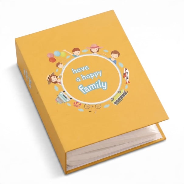 Fotoalbum na 100 fotografií 16,5 x 12,5 x 5 cm Priehľadné PVC obaly Žltý obal s motívom Happy Family Rodinné album na fotky z ciest 1