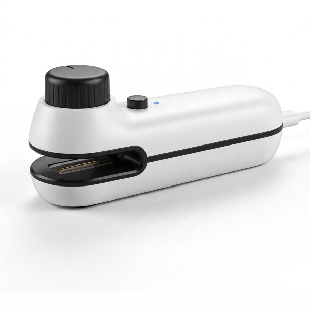 Mini zacskószeletelő 2 az 1-ben késsel 10,9 x 3,8 cm Újratölthető akkumulátor 400 mAh USB-n keresztüli töltés Mágneses rögzítés Fehér Élelmiszer 1