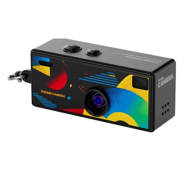 Mini kamera na klíčenku v retro stylu 1080P video Objektiv 130° Displej 0.96″ Přisvětlení Hmotnost 26 g Bez karty černá