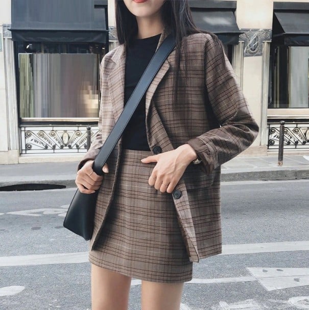 Chaqueta y falda de mujer B945 L