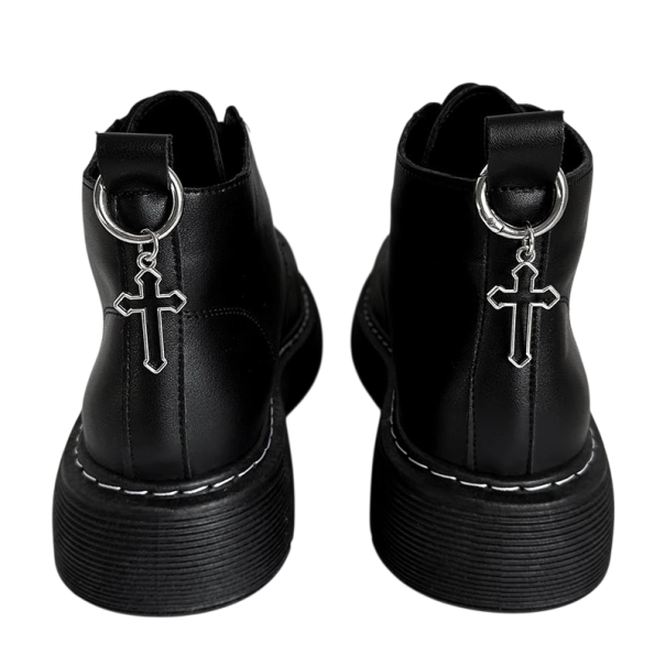 2 ks přívěsek na boty křížek 38×22 mm kov stříbrná barva dekorace na šněrovací boty a kotníkové boty stylový doplněk 1