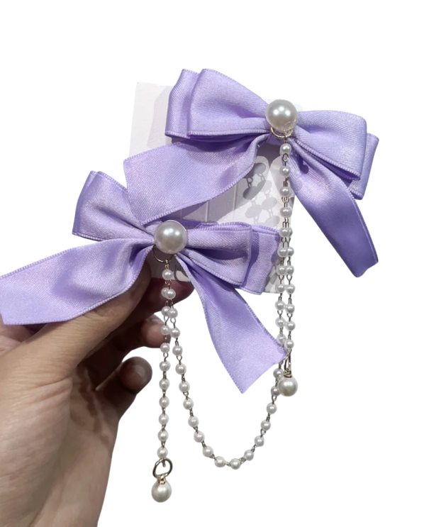 2 ks Sponky do vlasov so šifónovými mašľami a perlami Elegantná perlová reťaz 30 cm Štýlové vlasové doplnky Jemné mašle do vlasov fialová