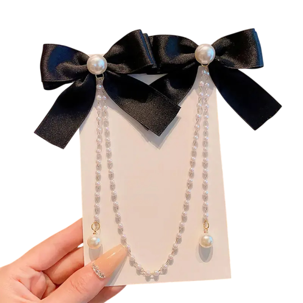 2 stk. hårspænder med chiffonsløjfer og perler elegant perlekæde 30 cm stilfuldt hårtilbehør fine hårsløjfer sort