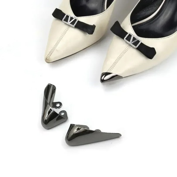 2 Stück Metallspitzen für Pumps mit scharfer Spitze Schutzkappen für Schuhspitzen Metallzubehör zum Schutz und zur Anpassung von Schuhen grau