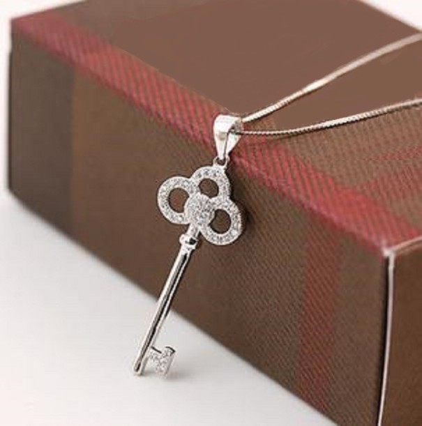 Damhalsband med nyckel 1