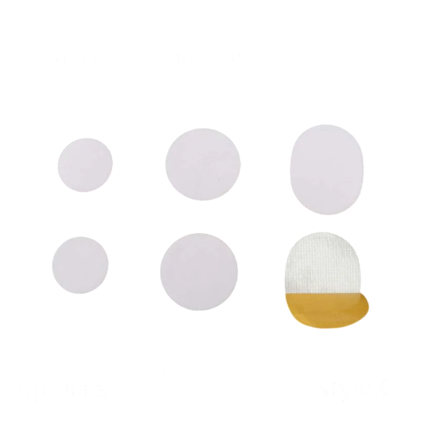 3 paria itseliimautuvia mikrokuituisesta nahasta valmistettuja kengänkorjauslappuja 3x3 cm, 4x4 cm, 4x5 cm. Mustat paikat halkeamille ja vaurioituneille kengän pinnoille. valkoinen