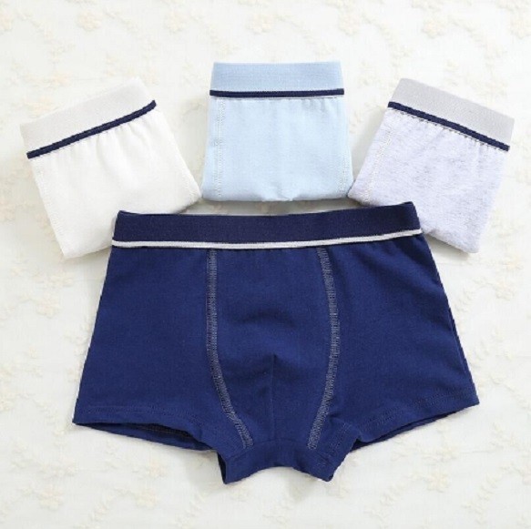 3 Stück - Jungen-Boxershorts in einer Farbe 8-10 Jahre