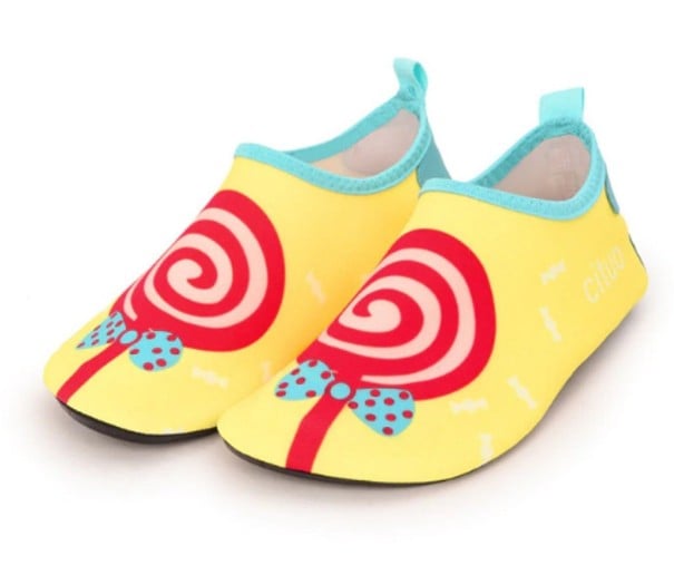 Zapatos de agua para niñas con espiral amarillo 23