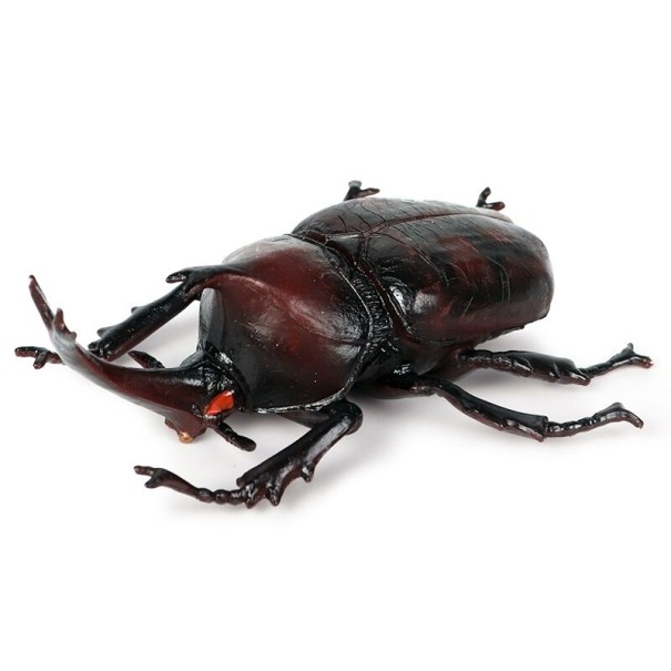 Beetle statyett 1