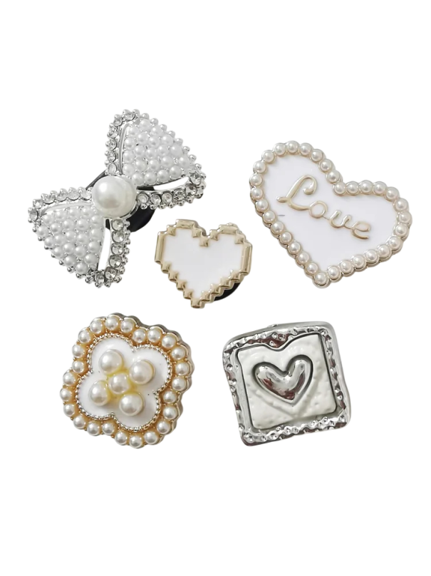 5 ks dekorace na crocsy dívčí motivy s imitací perliček ABS ozdoby na boty srdce mašle květina doplňky obuvi charms sada stříbrná