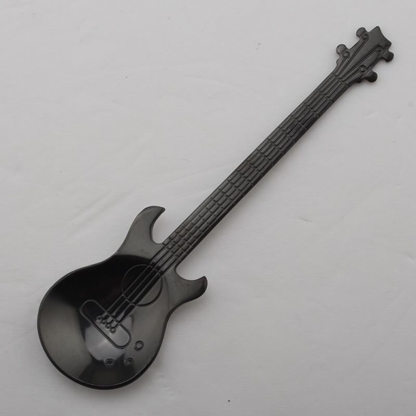 Cuchara con forma de guitarra negro