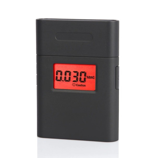 Digital alkoholtester med fällbart blåsrör och skyddande lock Belyst display Mätning av alkohol i utandning Napåning 2x AAA-batterier 1