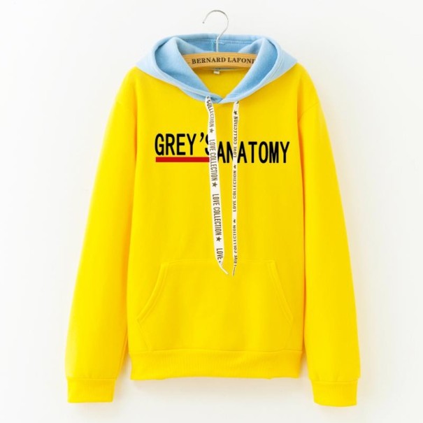 Damhoodie med huva och känguruficka Kontrasterande huva Tryck med svart text och röd linje Ribbstickade avslutningar Bomull och polyester gul XL