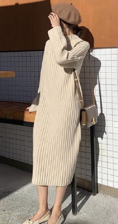 Vestido midi tipo suéter beige