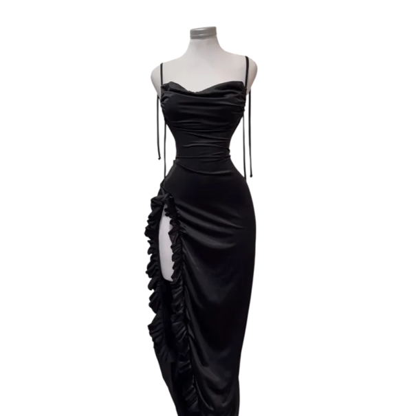 Abiti lunghi in satin con profondo spacco Orlo arricciato Scollatura dritta Taglio in satin scivoloso Schiena scoperta Eleganti abiti da sera nero S