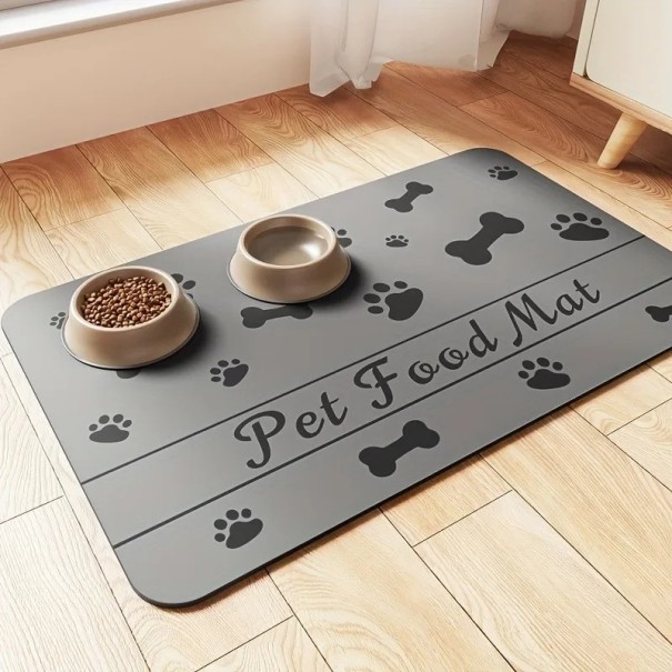 Absorpční podložka pod misky 30x50 cm s potiskem tlapek a kostí Ochrana podlahy Protiskluzová a voděodolná podložka pro psy a kočky šedá