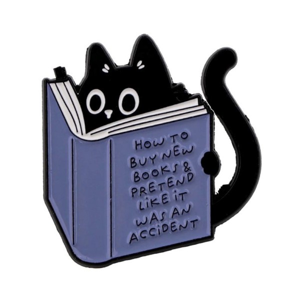 Abzeichen schwarze Katze mit Buch und Aufschrift ca. 3,3 x 3,1 cm farbiger Pin mit Tiermotiv für Rucksack Kleidung Zubehör 1
