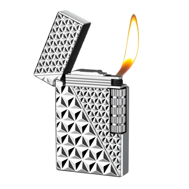Accendino metallico impermeabile e antivento con motivo a triangoli Accendino elegante e resistente per condizioni avverse Accendino da tasca stiloso per attività all'aperto argento