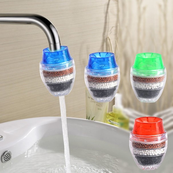 Adaptateur de robinet avec filtration d'eau 1