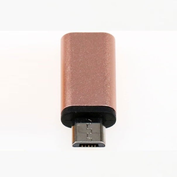Adattatore USB-C o Lightning femmina a Micro USB maschio Collegamento del cavo a un dispositivo con porta Micro USB Aspetto metallico Colore 1