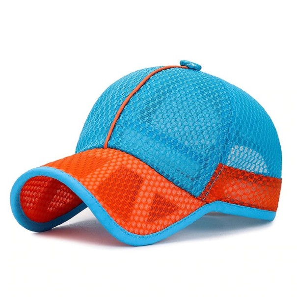 Ademend kindermutsje T871 lichtblauw