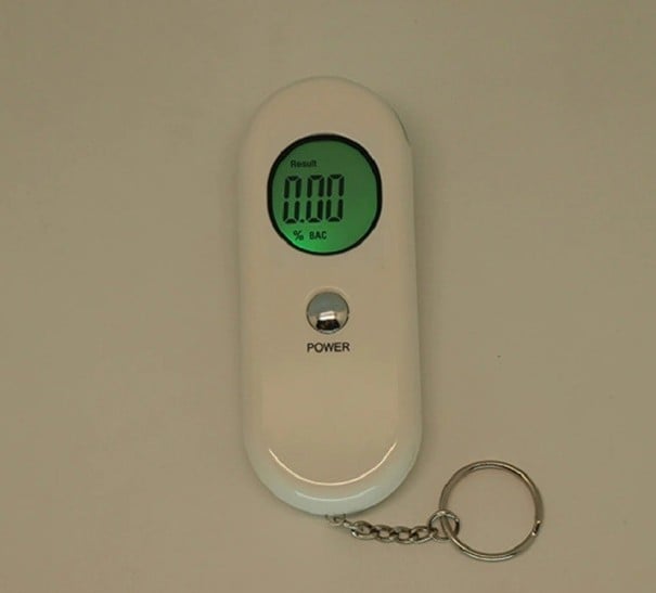 Alcoholtester voor sleutels met ring voor het meten van alcohol in de adem Verlicht display Geluidssignaal voor resultaat Meetnauwkeurigheid 0,1 ‰ Wit 1