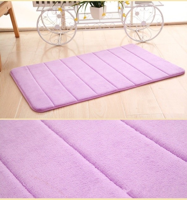 Alfombra de baño morado claro
