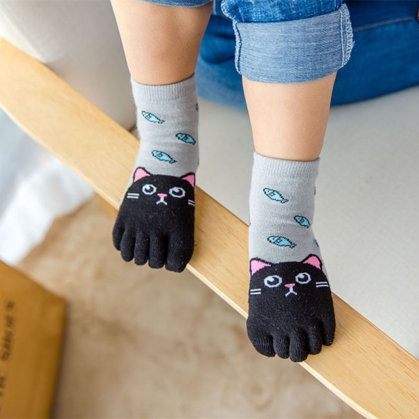 Állati motívumú gyermekujjas zokni fekete 7-12 év