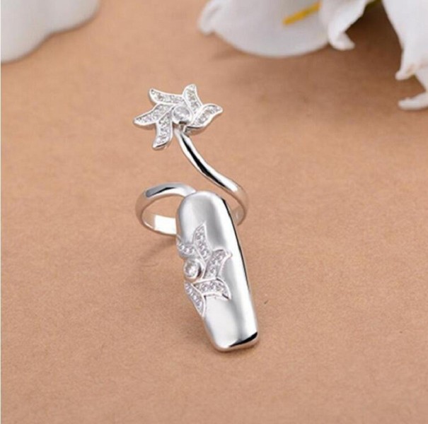 Anello da donna per unghie 1