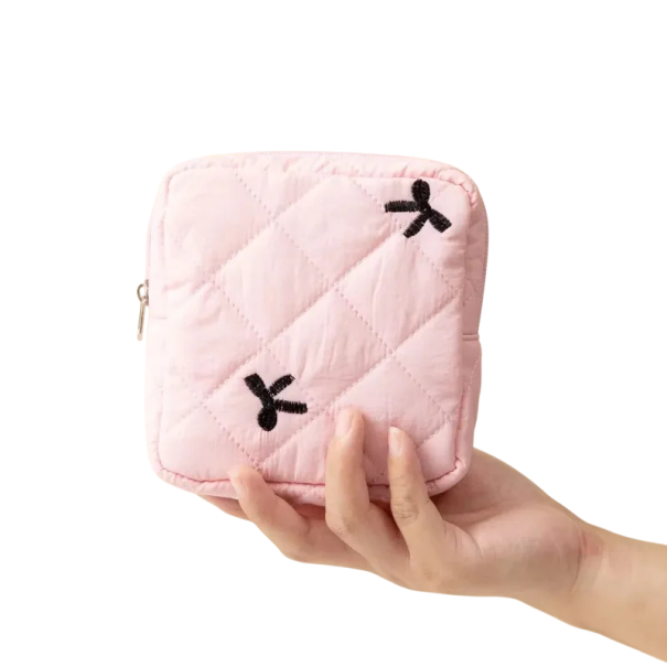 Aranyos hordozható nagy kapacitású táska higiéniai betétek és tamponok számára 12,5 x 5 x 12,5 cm Poliészter tároló szervező cipzárral rózsaszín