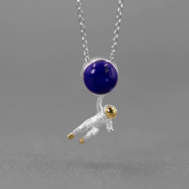 Astronautin riipus 1