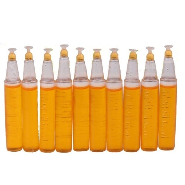 Atraktant na owady Płynny preparat do przyciągania owadów w wybrane miejsce Opakowanie w małych zamkniętych plastikowych ampułkach po 2 ml 10 szt