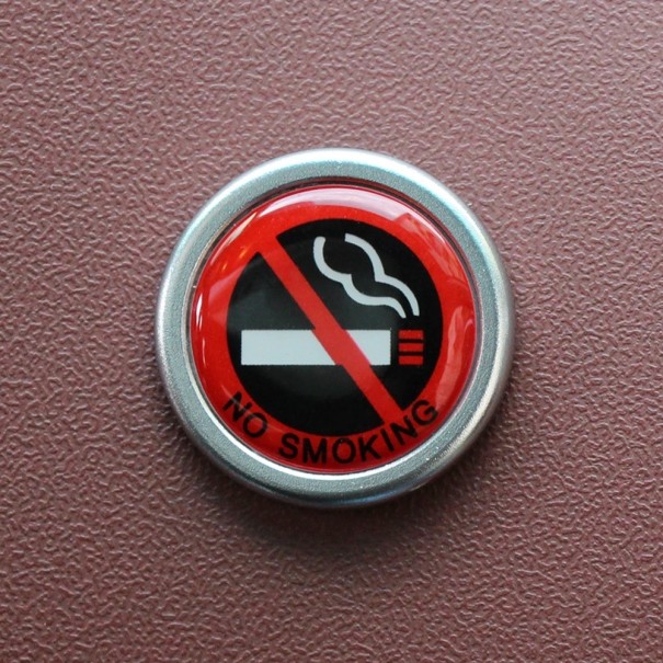 Aufkleber „Rauchen verboten“. silbern