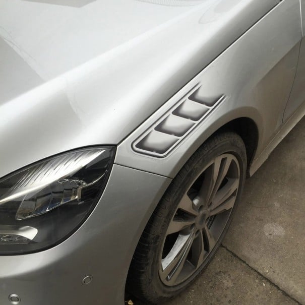 Autocollants 3D pour voiture imitation ouvertures de ventilation Ensemble de décorations pour capot ou aile Finition grise avec effet 3D Dimensions 40 1