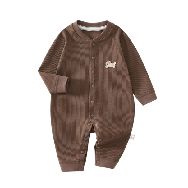 Babaágyú overall kutyás mintával, egyszínű kivitel, patentos záródás, O nyakú, fiúknak és lányoknak, kényelmes gyerek pizsama barna 12-18 hónap