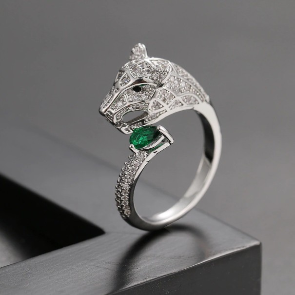 Bague avec léopard argenté