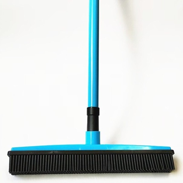 Balai en caoutchouc bleu clair