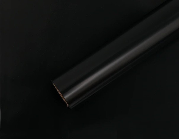 Balicí papír na květiny matný 9 m role plastový materiál barevný floristický obal pro kytice a dekorace černá