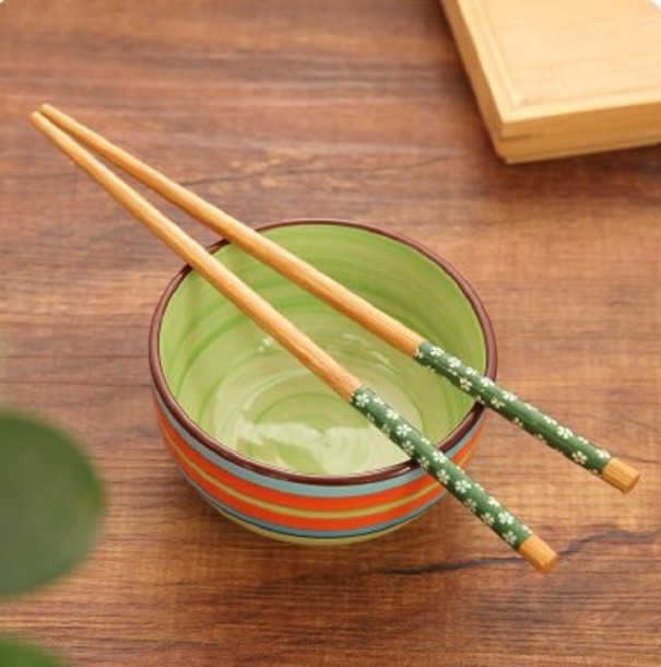 Bambu ätpinnar med blommor mörkgrön