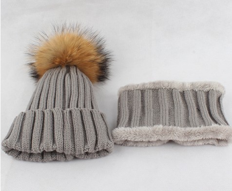Barnhatt i fleece med halsduk J3282 10