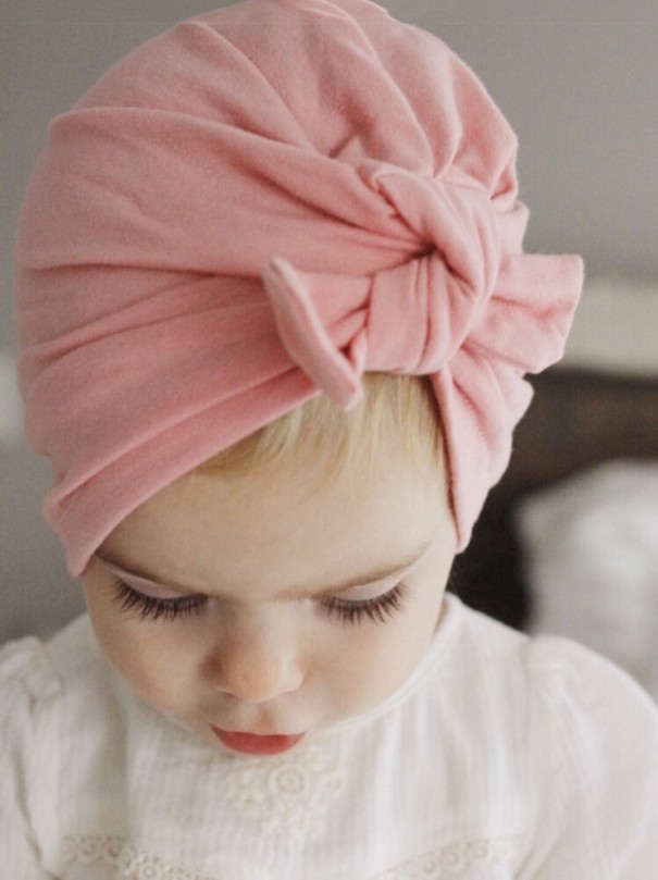 Barnhatt med rosett Jess rosa