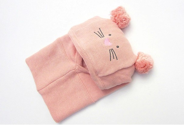 Barnmössa med halsduk i form av en katt J1852 rosa S