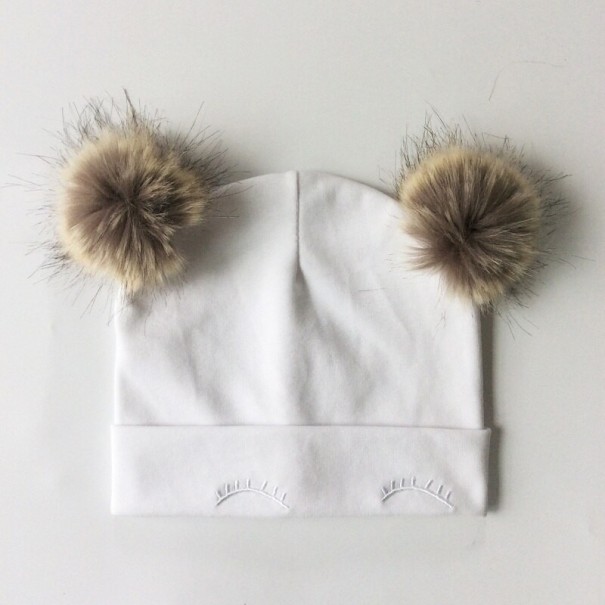 Barnmössa med pompoms A1500