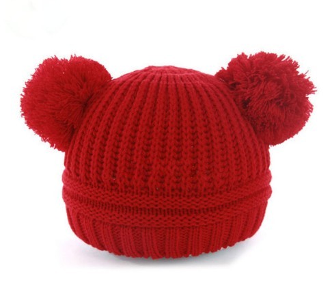 Barns vinterstickad mössa med öron J867 röd